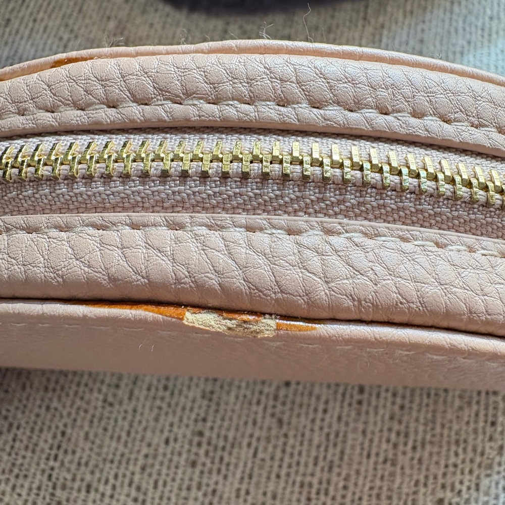 CHLOE, 💯 Authentic Pink Leather Logo Embossed Cosmetic Bag - Picture 16 of 16